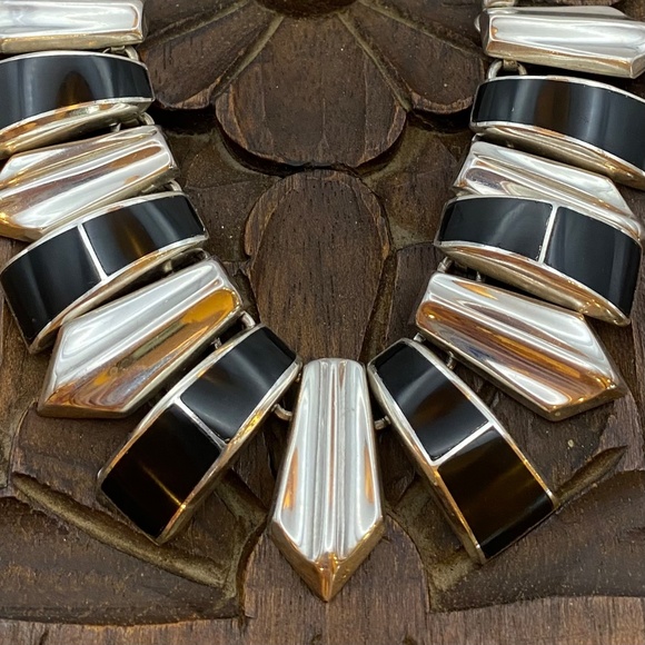 Vintage MCM Taxco Sterling and Onyx Suite - Picture 3 of 15